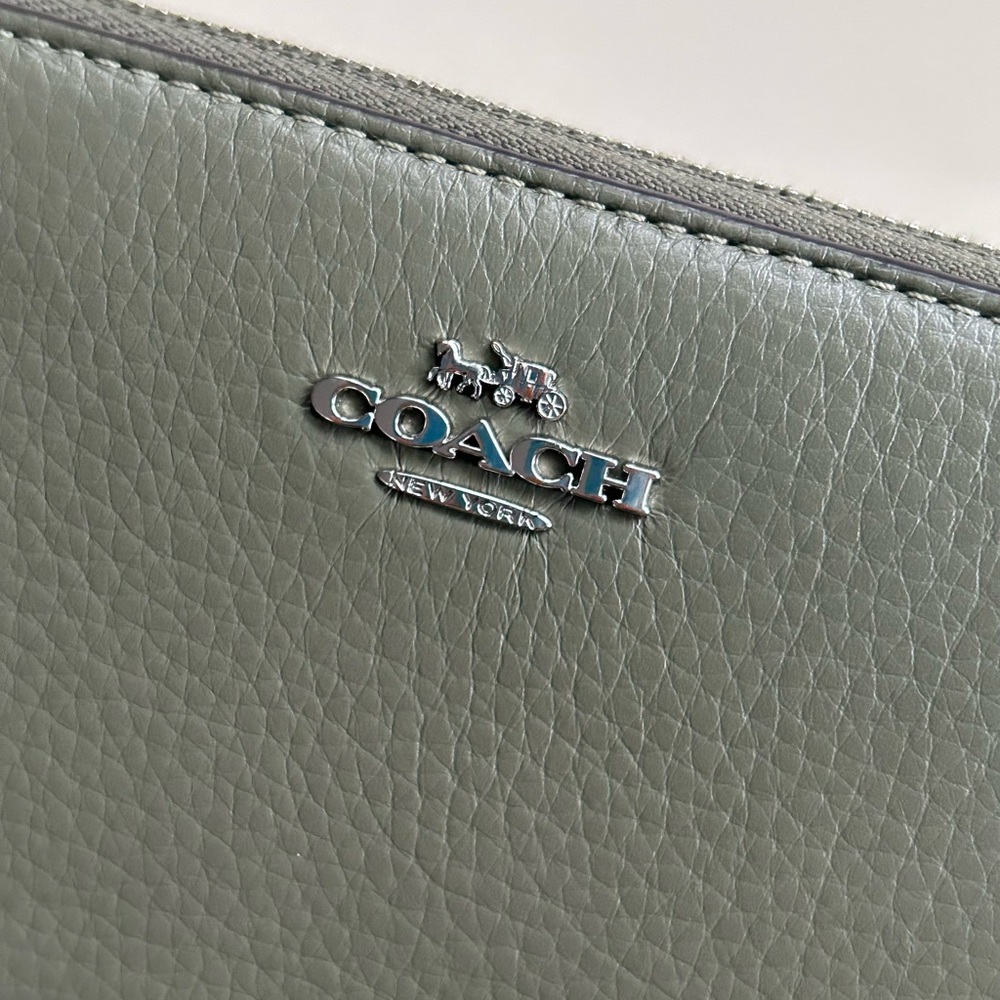 Coach medium wallet